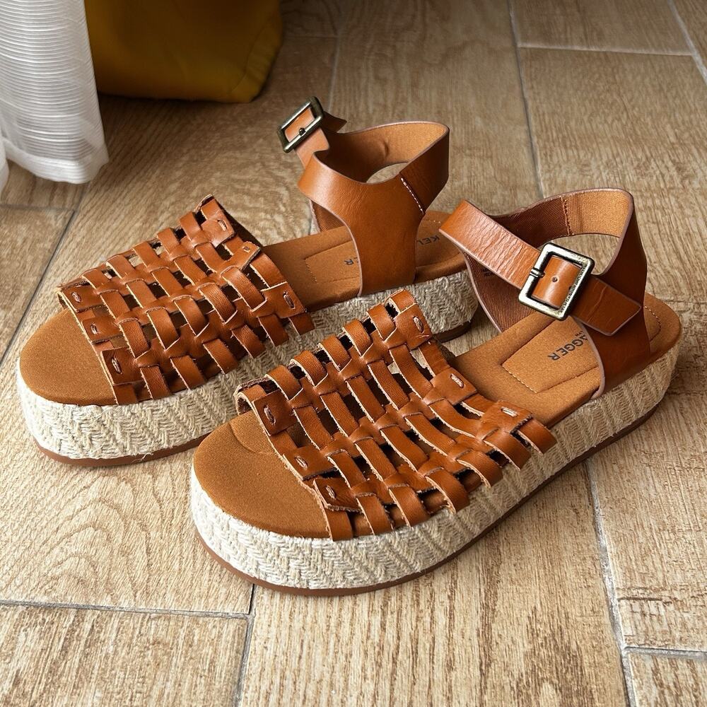 NEW Kelsi Dagger Brooklyn Desert Platform Sandals in Sandpiper - Size 7.5